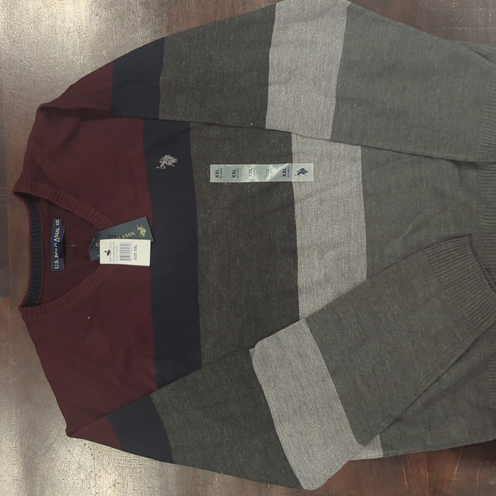 Mens XXL vneck sweater